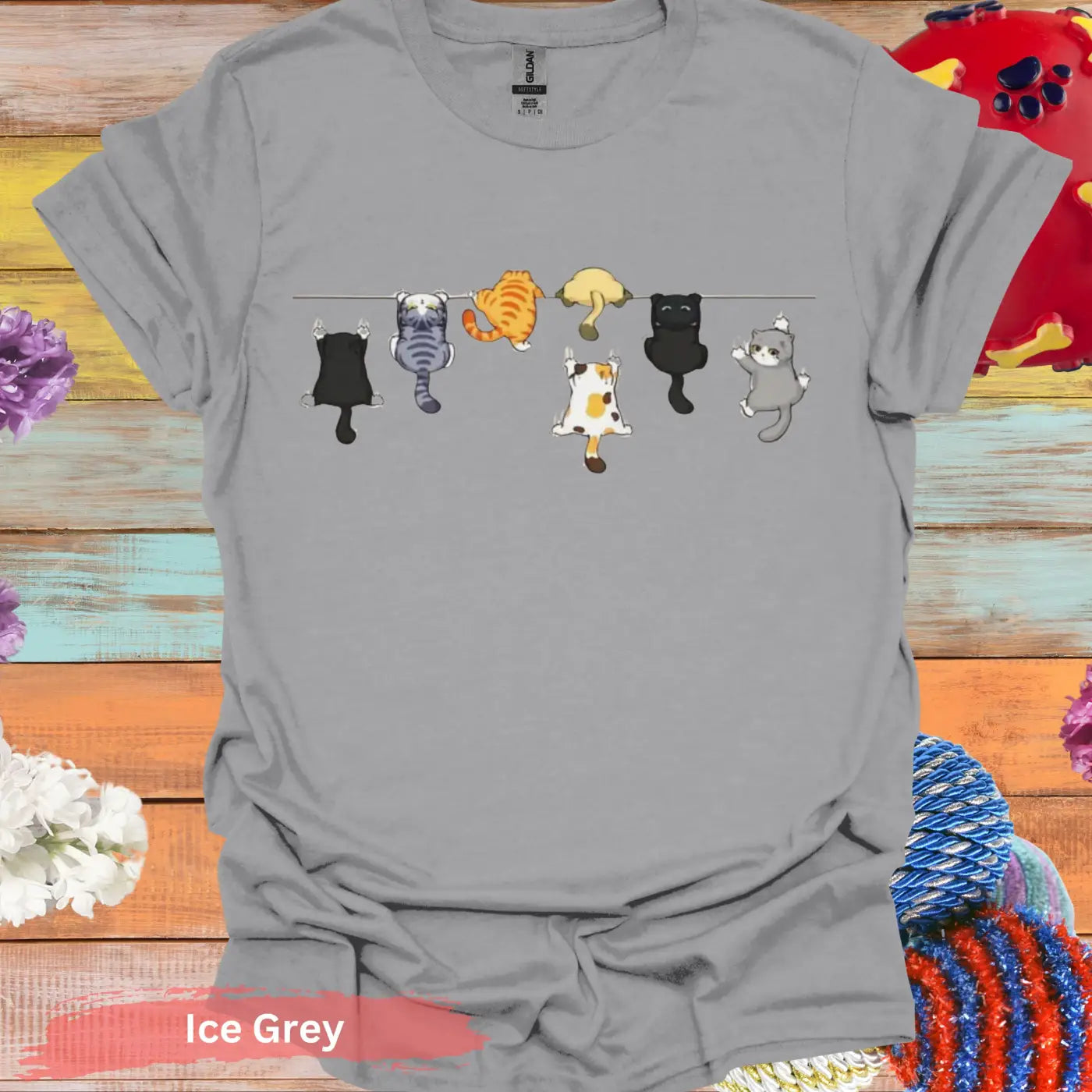 Funny Hanging Cats on a ClotheslineT-shirt - S / Ice Grey - Physical Item