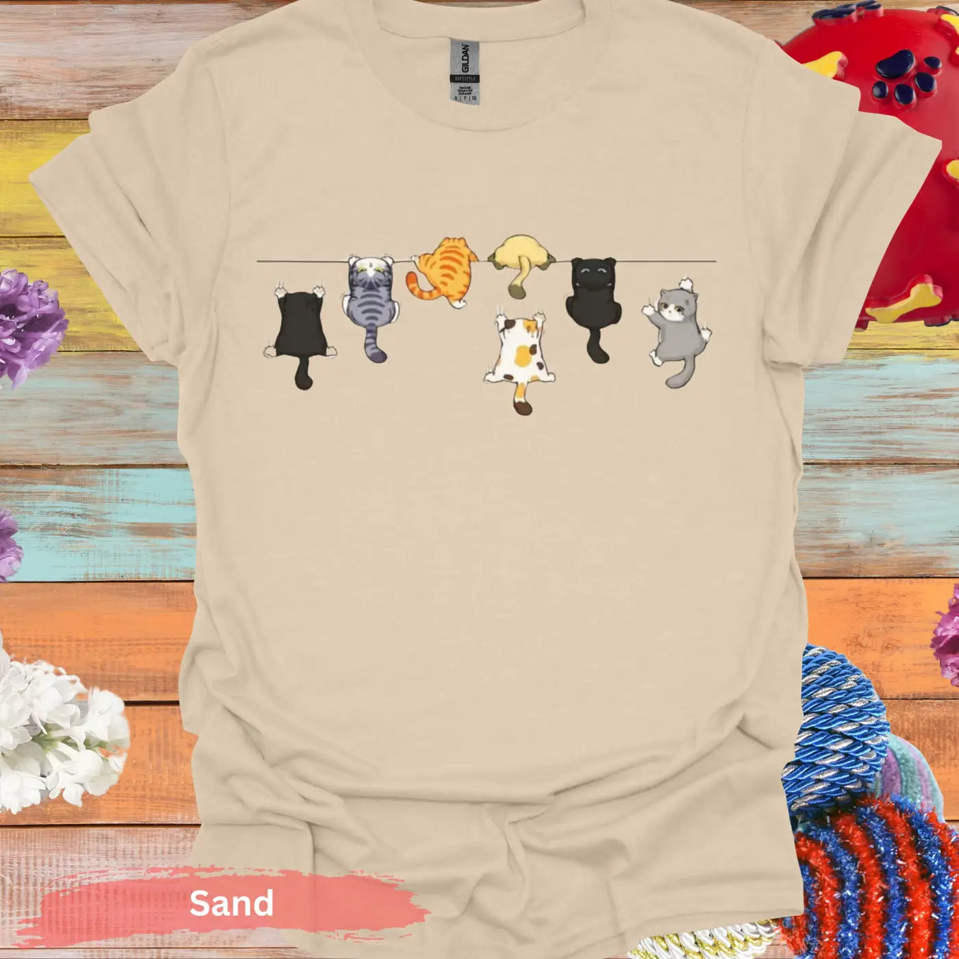 Funny Hanging Cats on a ClotheslineT-shirt - S / Sand - Physical Item