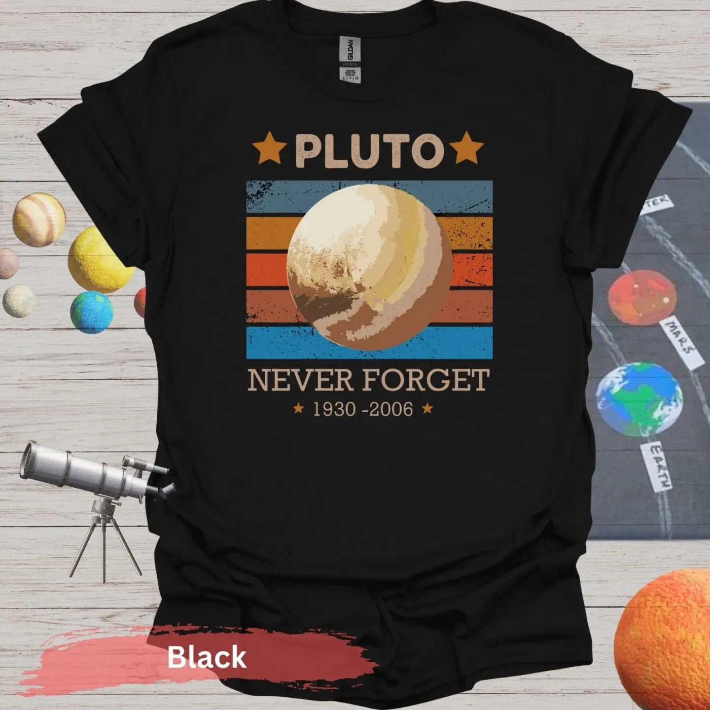 Retro Style Never Forget Pluto 1930-2006 T-Shirt - S / Black - Physical Item